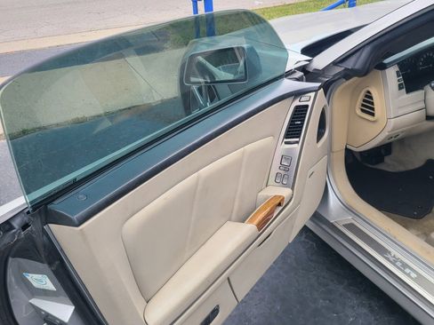 Used 2006 Cadillac XLR image 6