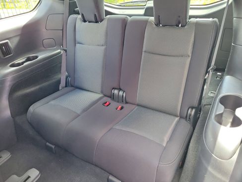 Used 2019 Nissan Pathfinder SV FWD image 16