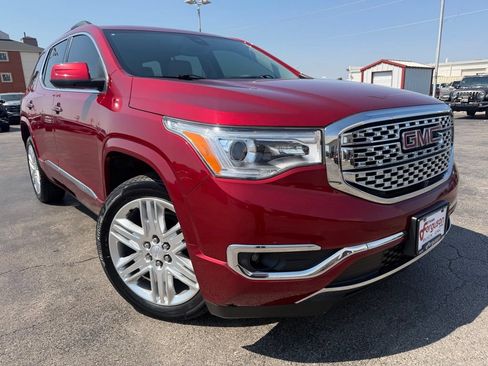 Used 2019 GMC Acadia Denali w/ Technology Package FWD image 2