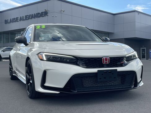 Used 2023 Honda Civic Type R image 1
