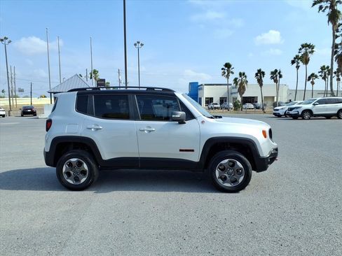 Used 2019 Jeep Renegade Trailhawk w/ Trailer Tow Group image 9