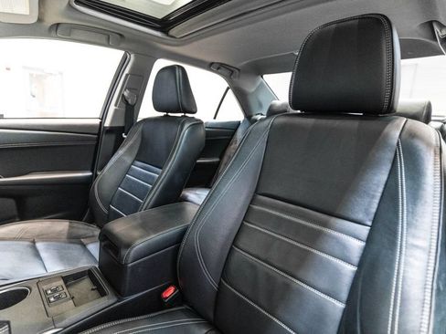 Used 2016 Toyota Camry XLE FWD image 6