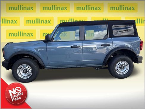 New 2025 Ford Bronco 4-Door image 2