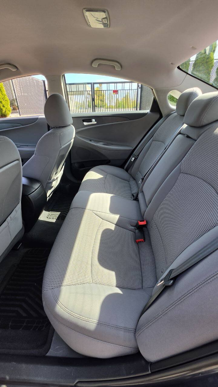 Used 2012 Hyundai Sonata GLS FWD image 10