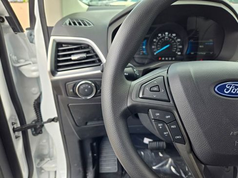 Used 2024 Ford Edge SE image 28