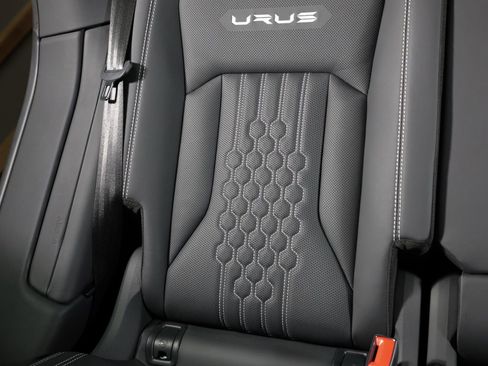 Used 2023 Lamborghini Urus Performante image 31