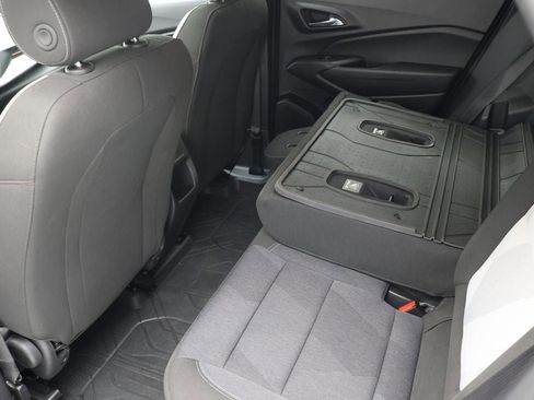 Used 2024 Chevrolet Trax RS w/ Sunroof Package image 11