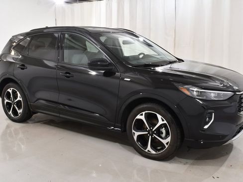 Used 2023 Ford Escape ST-Line Elite w/ Premium Technology Package image 5