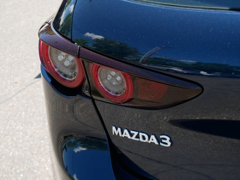 Used 2019 MAZDA MAZDA3 Hatchback FWD image 17