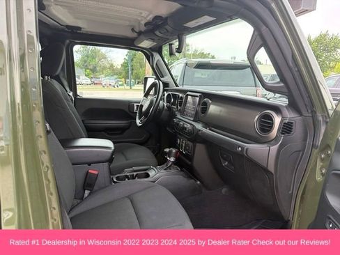 Used 2021 Jeep Gladiator Sport AWD/4WD image 23