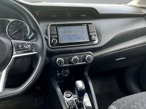 Used 2021 Nissan Kicks S FWD image 9