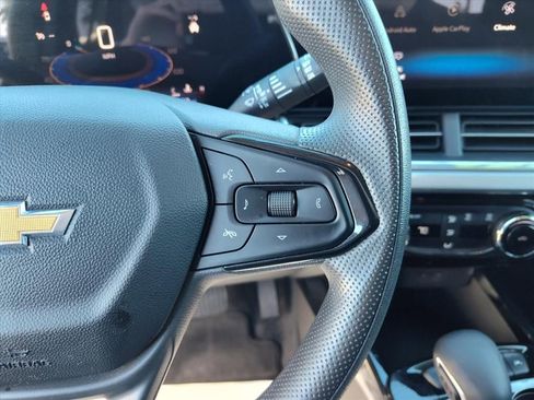 Used 2024 Chevrolet Trax LT image 16