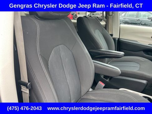 Certified 2024 Chrysler Voyager LX FWD image 19