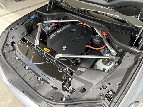 New 2026 BMW X5 xDrive50e w/ Premium Package image 35