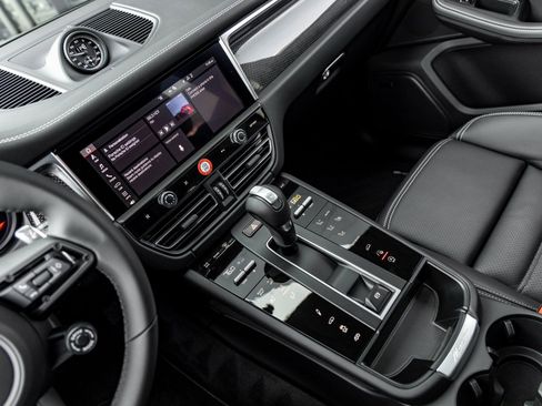 New 2026 Porsche Macan GTS image 33