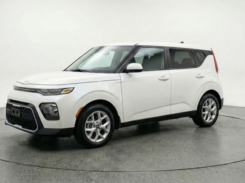 Used 2025 Kia Soul LX w/ LX Technology Package image 3