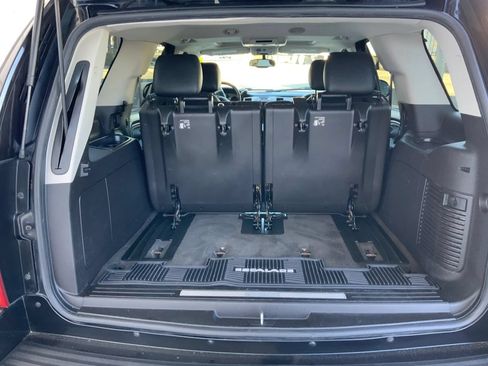 Used 2011 Cadillac Escalade Luxury AWD/4WD image 14