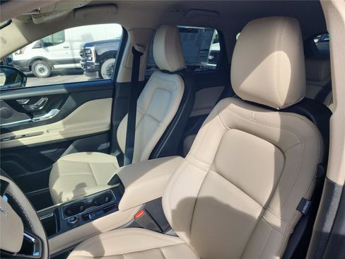 New 2026 Lincoln Corsair Premiere image 18