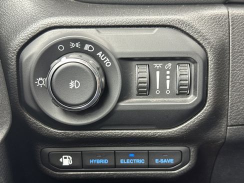 Used 2022 Jeep Wrangler Unlimited Rubicon 4xe AWD/4WD image 15