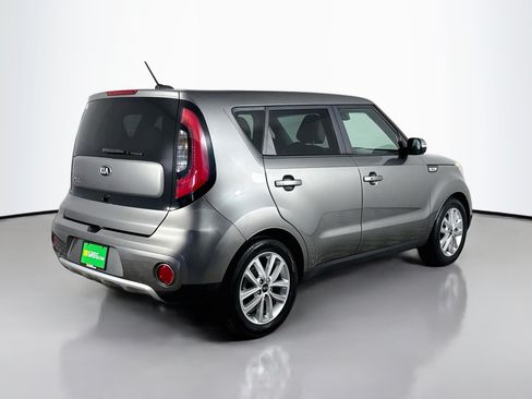Used 2017 Kia Soul + w/ Primo Package FWD image 10