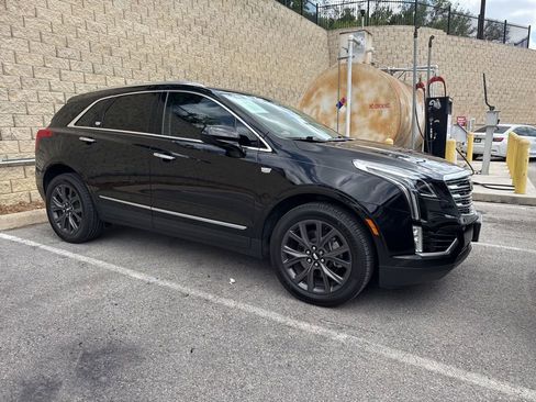 Used 2018 Cadillac XT5 Premium Luxury image 2