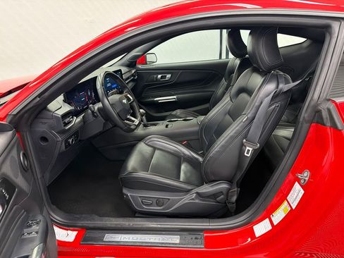 Used 2024 Ford Mustang Premium image 9