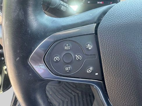 Used 2024 Chevrolet Traverse LT FWD image 17