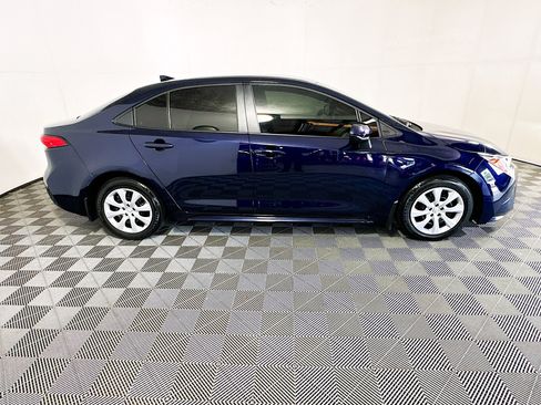 Used 2025 Toyota Corolla LE FWD image 2