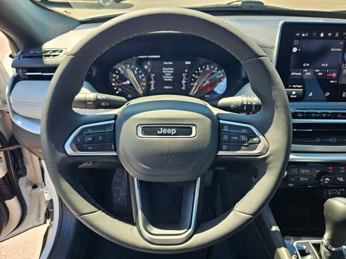 Used 2025 Jeep Compass Limited AWD/4WD image 16