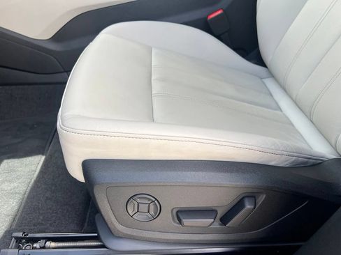 Used 2025 Audi Q6 e-tron Premium w/ Convenience Package RWD image 49