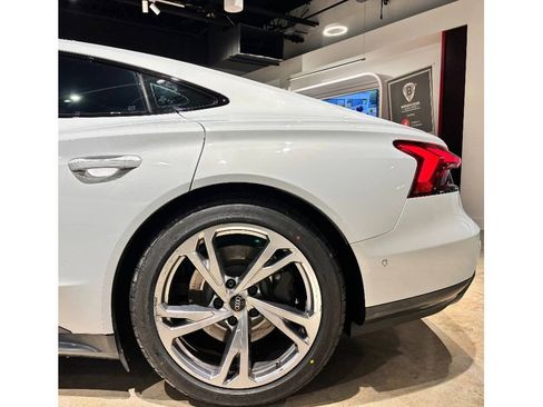 Used 2023 Audi e-tron GT Prestige w/ Prestige Package image 12