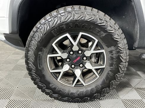 Used 2024 GMC Canyon AT4X image 35