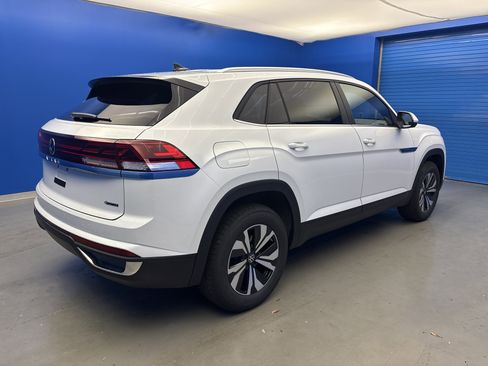 New 2026 Volkswagen Atlas Cross Sport SE image 7