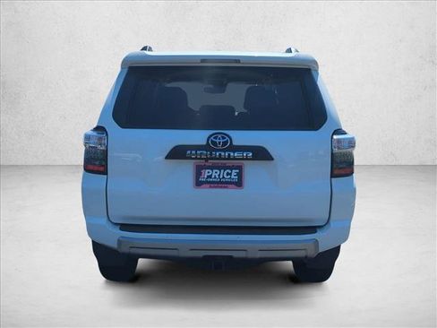 Certified 2022 Toyota 4Runner TRD Off-Road AWD/4WD image 7