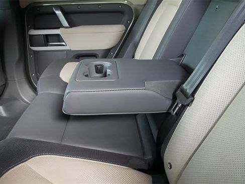 Used 2023 Land Rover Defender 110 X-Dynamic SE image 35