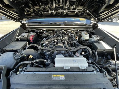 Used 2025 Toyota Tacoma SR image 32