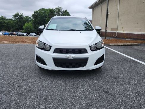 Used 2016 Chevrolet Sonic LT FWD image 2