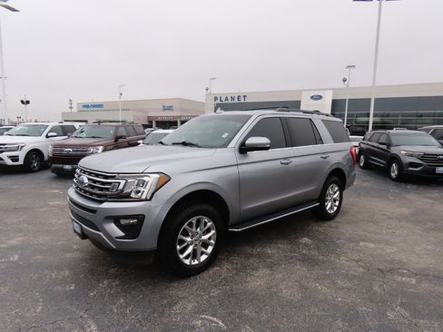 Used 2021 Ford Expedition XLT image 2