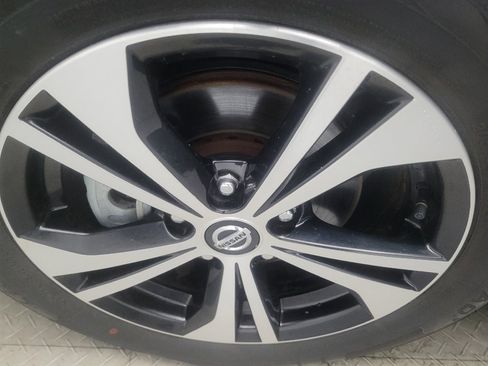 Used 2021 Nissan Sentra SV FWD image 31