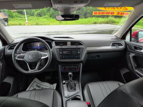 Used 2023 Volkswagen Tiguan SE FWD image 29