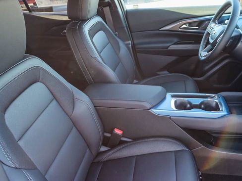 New 2026 Chevrolet Equinox EV LT image 15