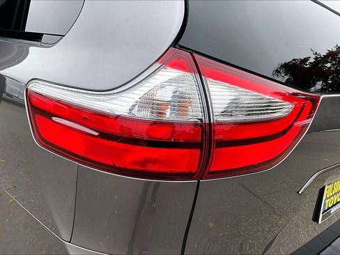 Used 2017 Toyota Sienna XLE image 28