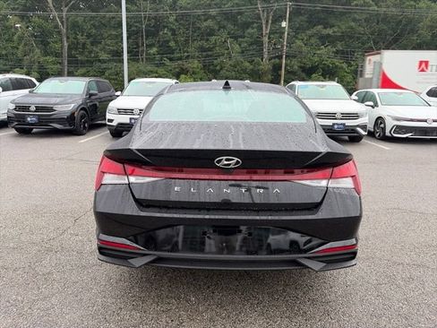 Used 2023 Hyundai Elantra SEL w/ Winter Weather Package FWD image 6
