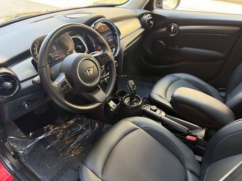 Used 2022 MINI Cooper 4-Door Hardtop FWD image 11