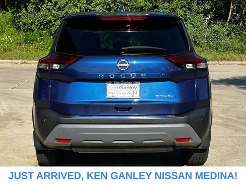 Used 2023 Nissan Rogue SV AWD/4WD image 4
