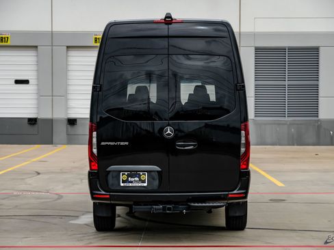 Used 2024 Mercedes-Benz Sprinter 2500 image 12