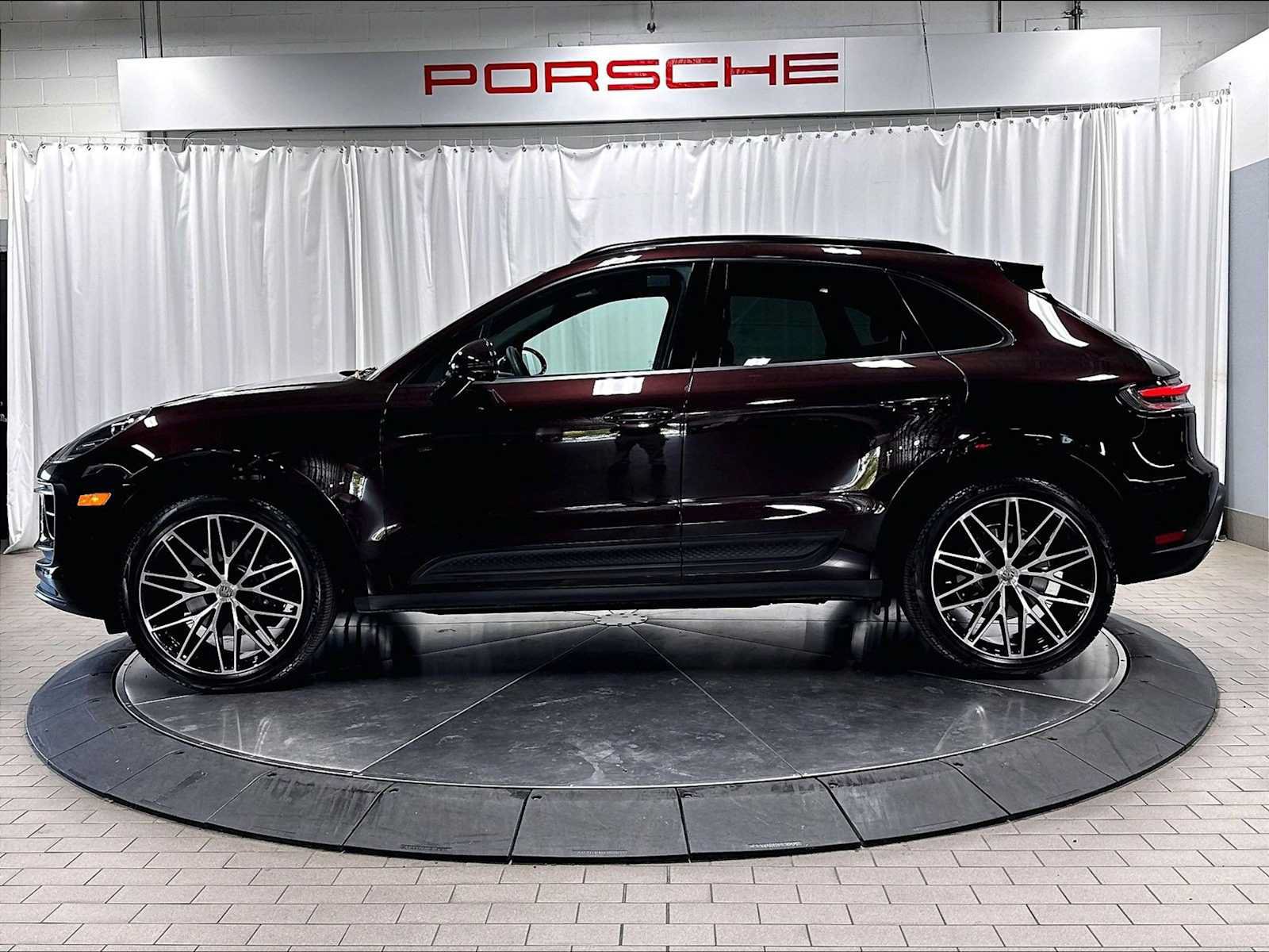 Used 2026 Porsche Macan AWD/4WD image 2