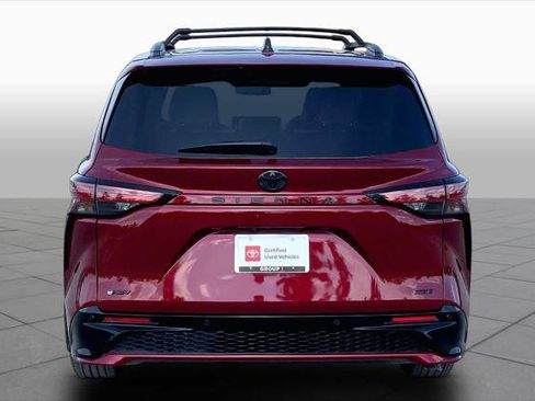 Certified 2026 Toyota Sienna XSE FWD image 5