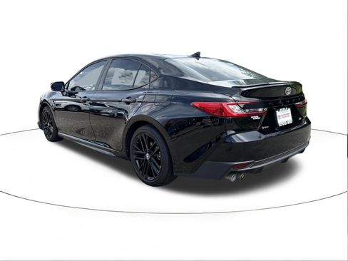 Used 2025 Toyota Camry SE FWD image 5