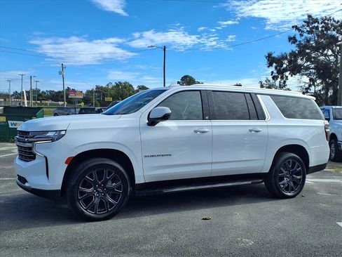Used 2023 Chevrolet Suburban LT image 4